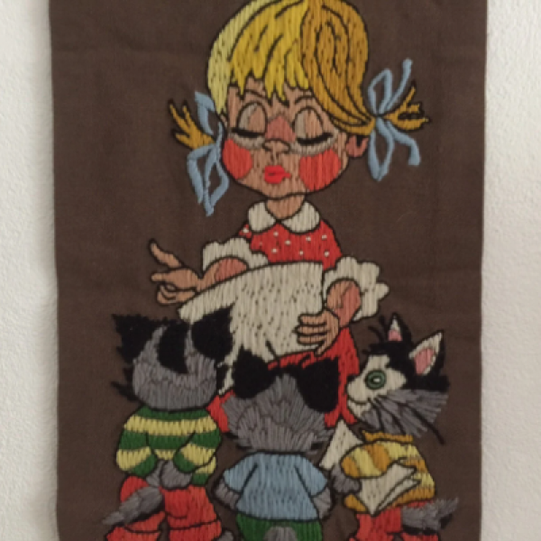 Wandkleed Meisje met katjes